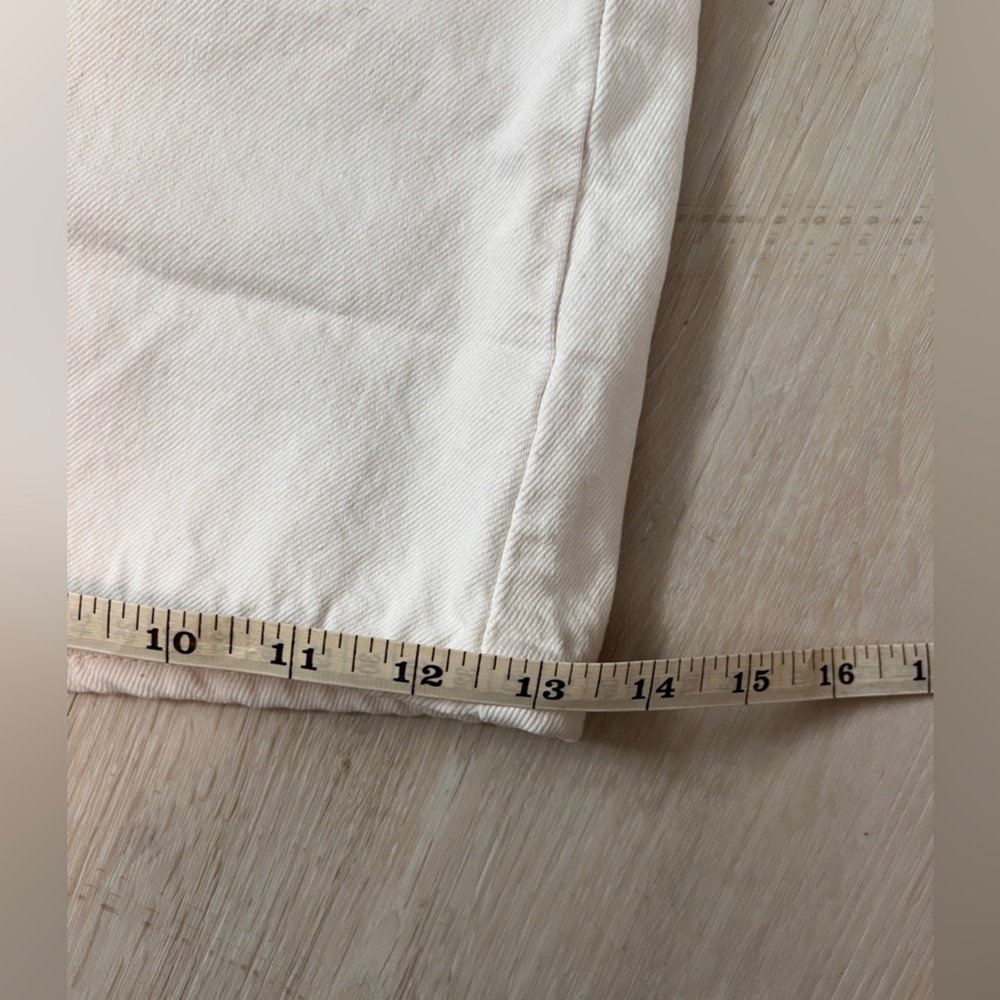 Levi’s High Rise Loose Shorts - Picture 14 of 16